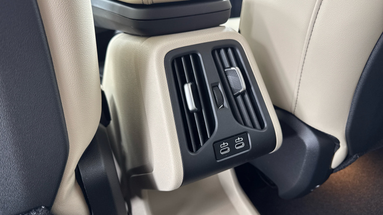 BMW iX2 150kW eDrive20 M Sport 65kWh 5dr Auto [Tech/Pro] Electric Hatchback